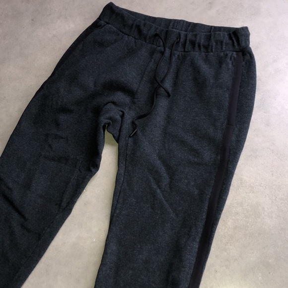 Theory joggers size small made in Peru - Picture 6 of 11